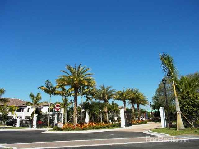 Signature at Davie - Photo 3 of 71