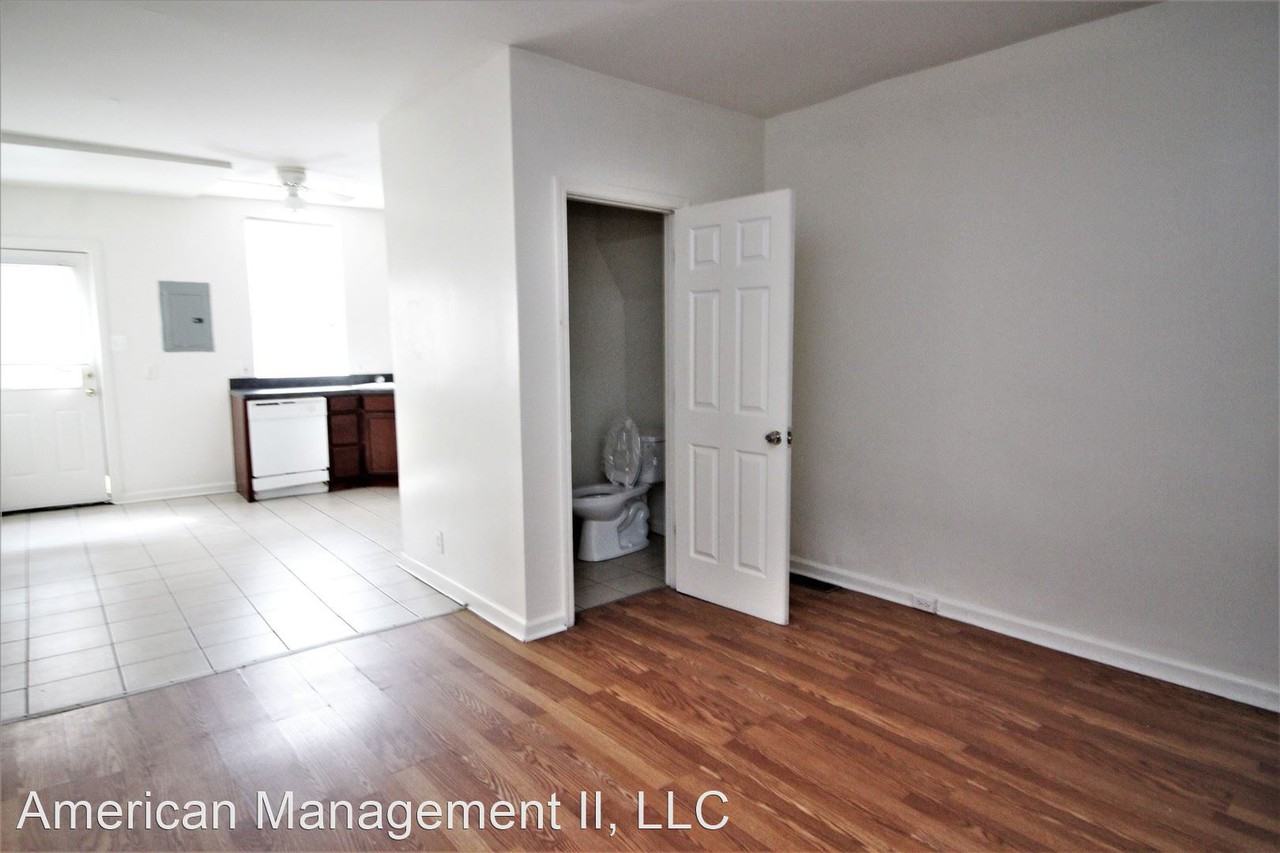 3224 Barclay St - Photo 3 of 12