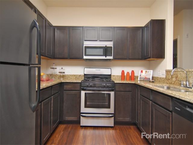 Algonquin Square Apartments - Photo 3 of 30