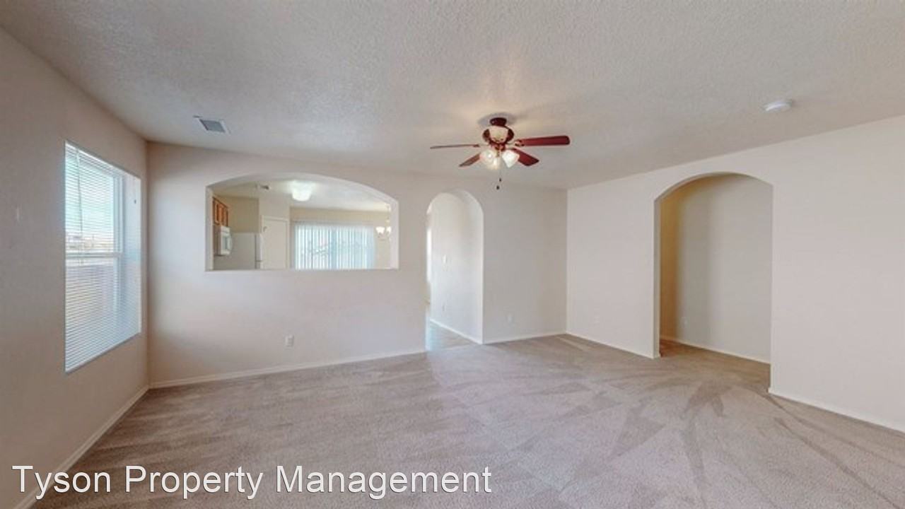 2884 Wilder Loop Ne - Photo 3 of 15