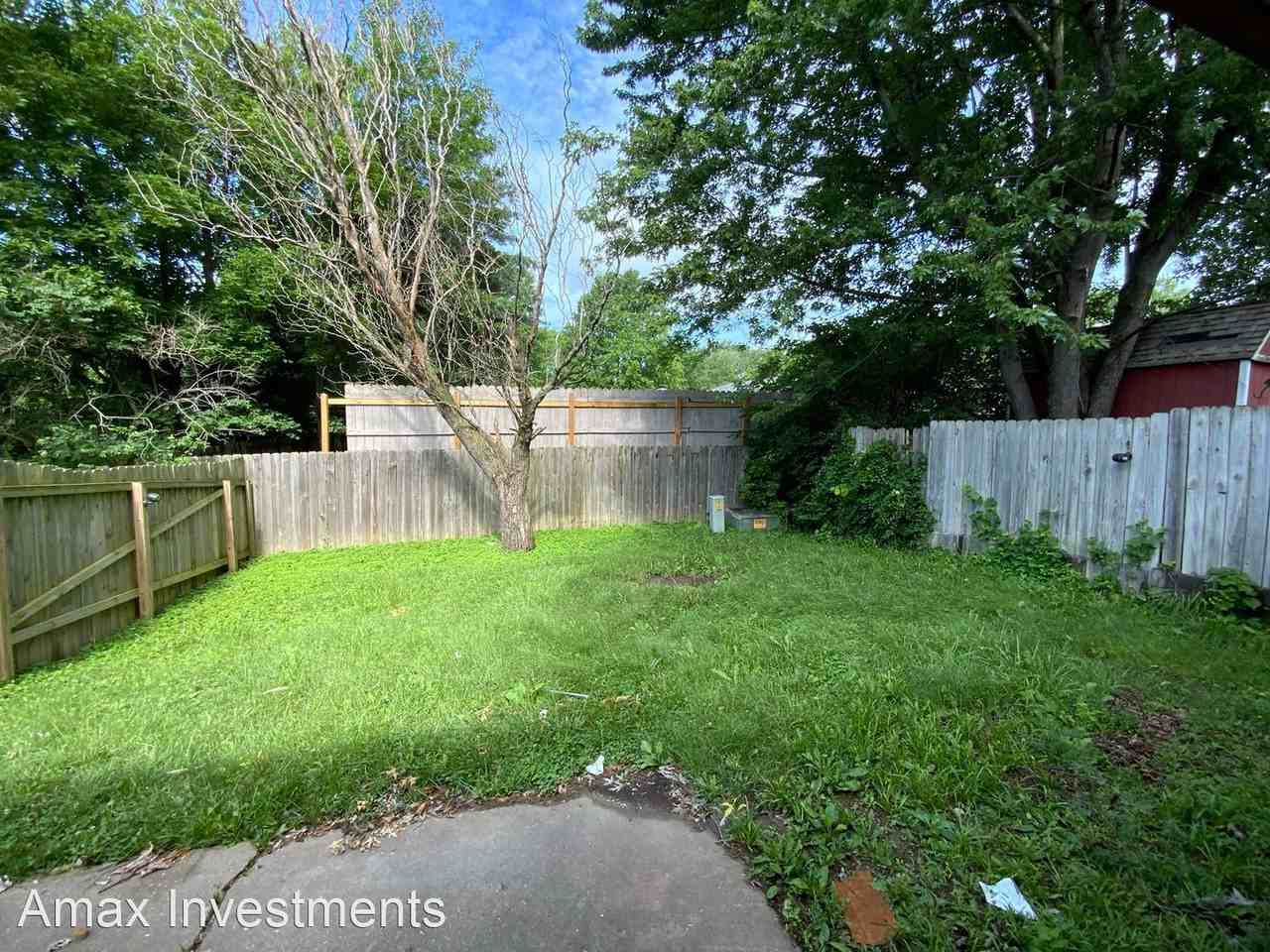 439 - 441 N Shiloh Ave - Photo 2 of 10