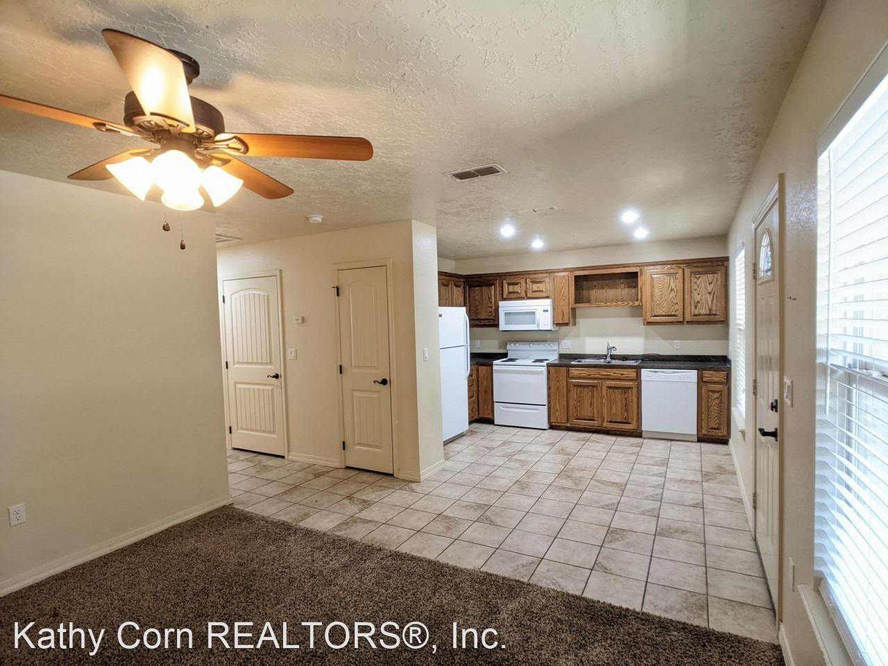 141 Townsgate - Photo 3 of 19