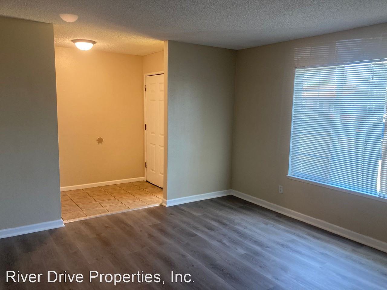 421 Hillsdale Dr - Photo 3 of 26