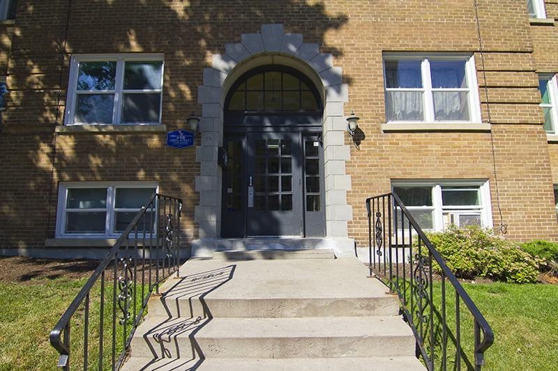 290-296 Mona & 320 Montreal - Photo 2 of 10