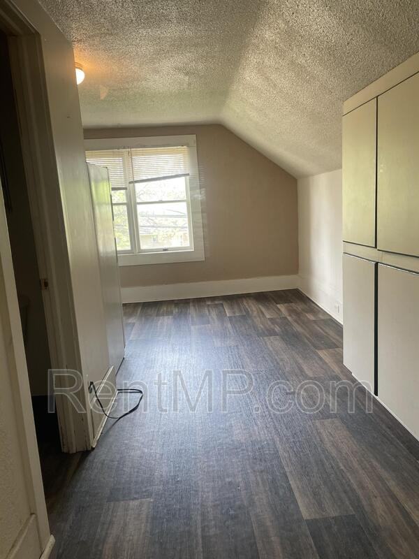 1017 E Broadway St - Photo 5 of 11