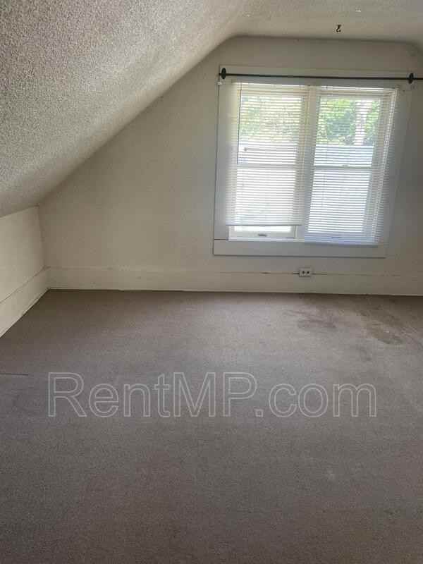 1017 E Broadway St - Photo 7 of 11