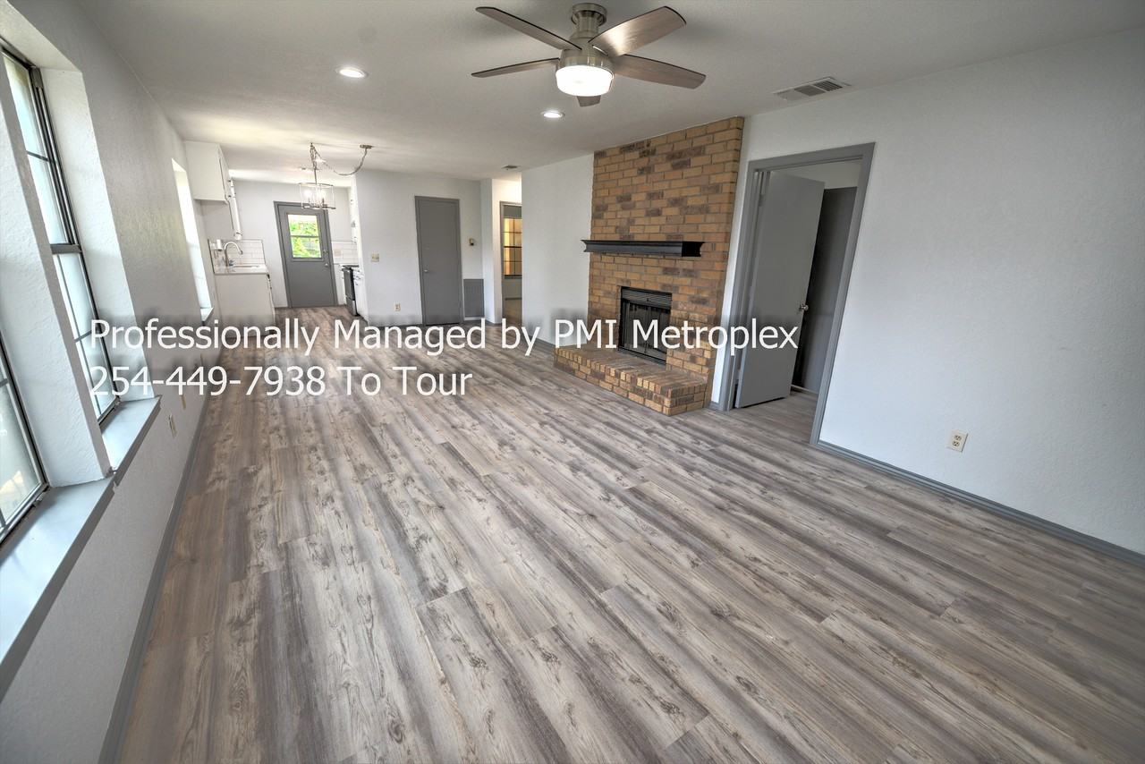 2805 Springhaven Ct - Photo 2 of 9