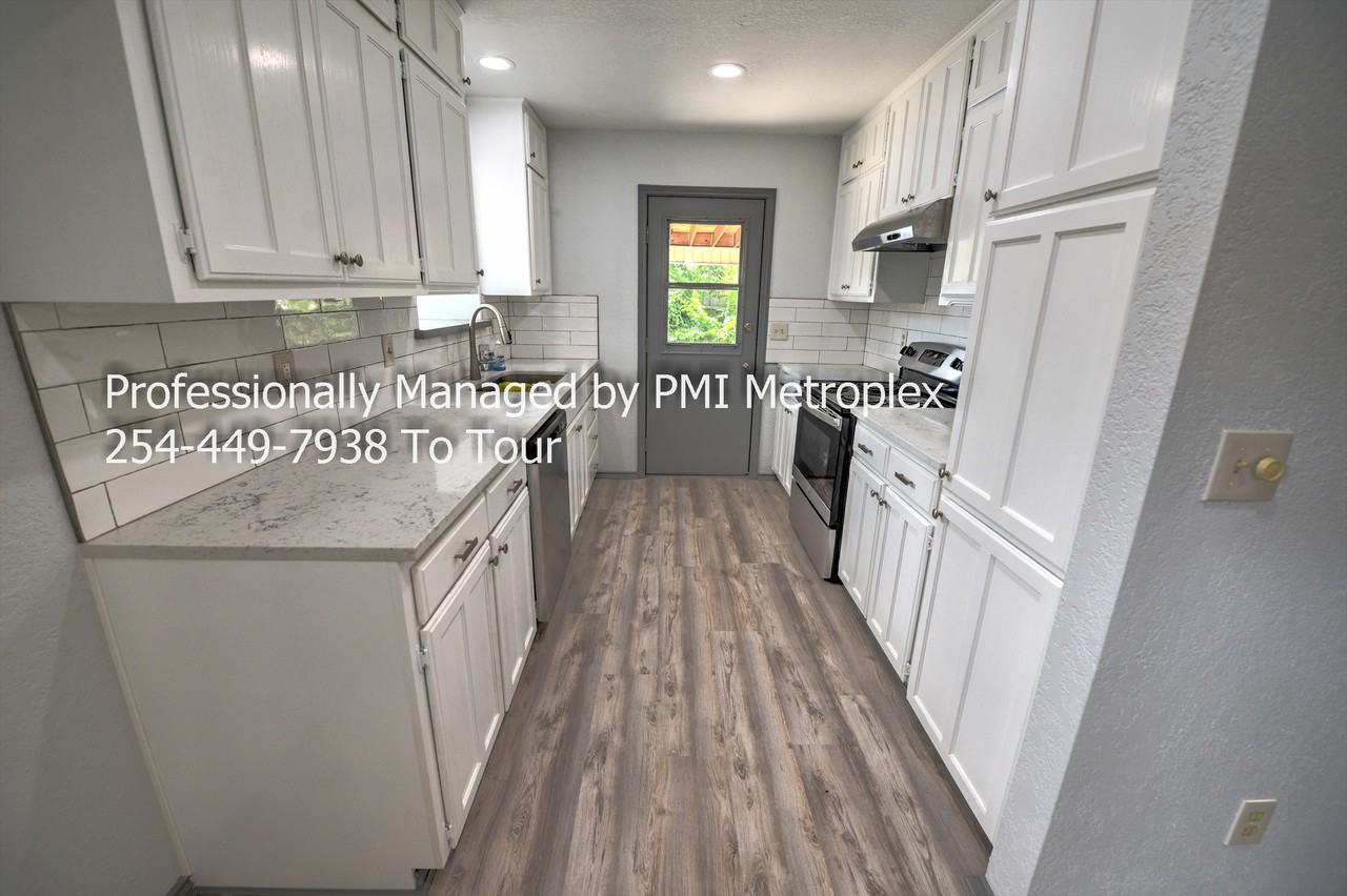 2805 Springhaven Ct - Photo 3 of 9