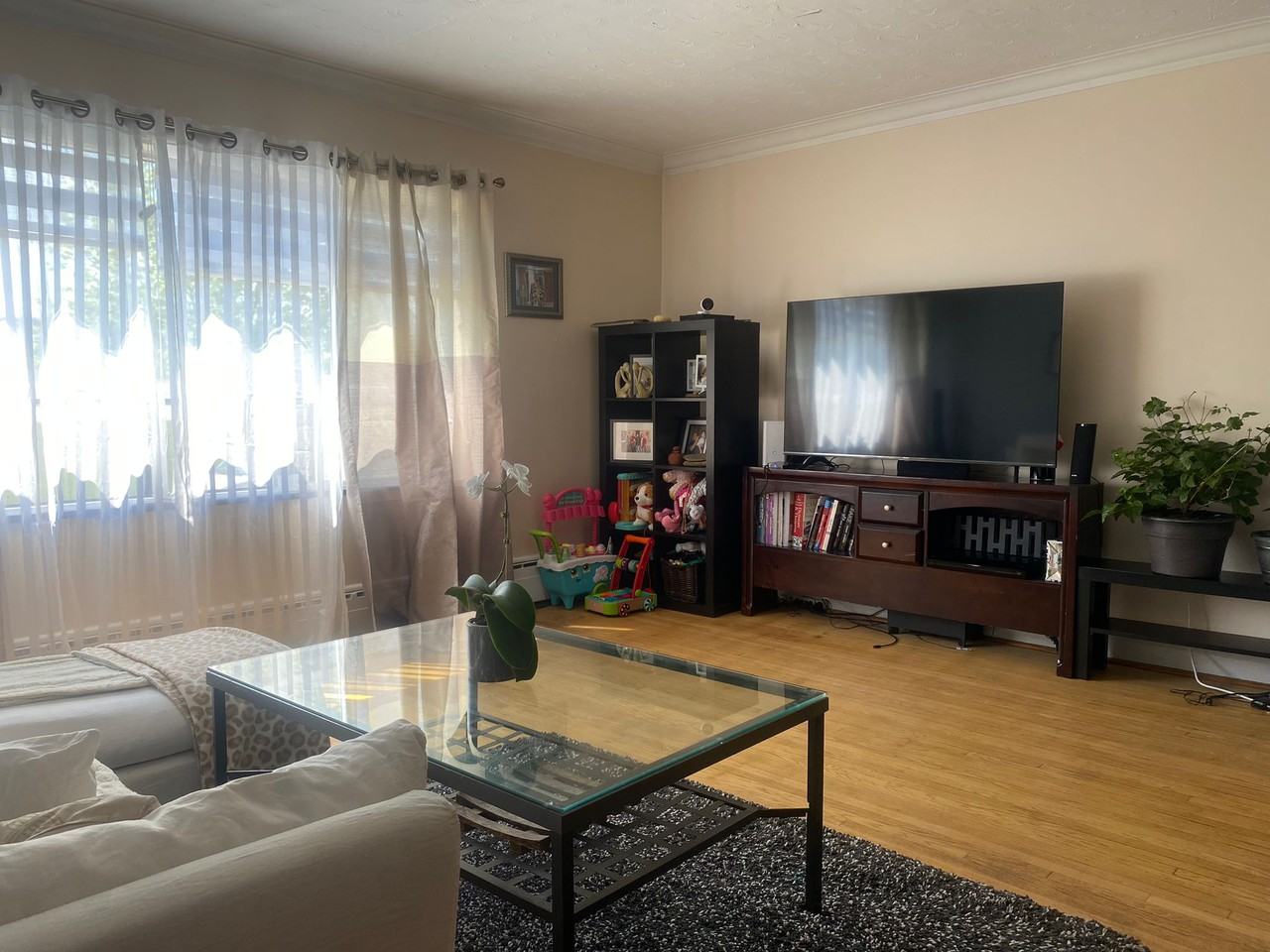 17 Dwight Ave #1 - Photo 2 of 7