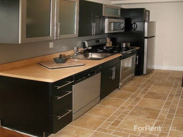 Duval Manor - Photo 3 of 10