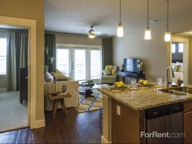 Aura Grand - Photo 2 of 23