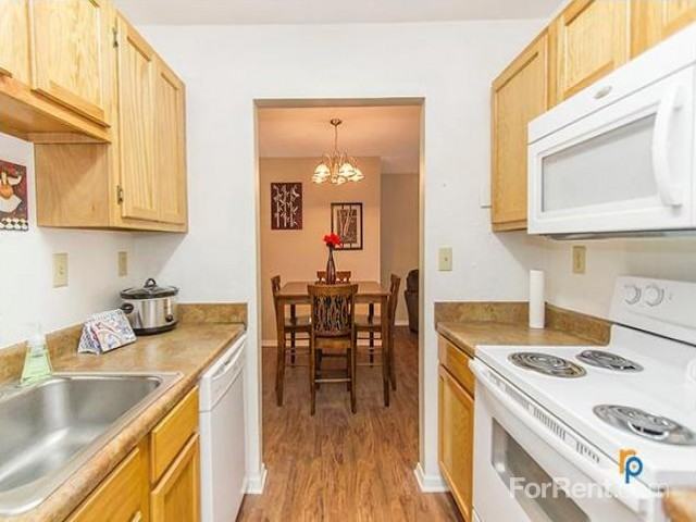 North Pointe Apartments - Photo 2 of 7