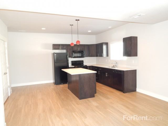 Madrona - Photo 3 of 28