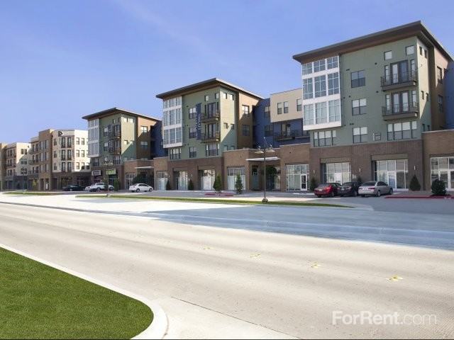 Colonial Reserve at Medical District - Photo 2 of 19