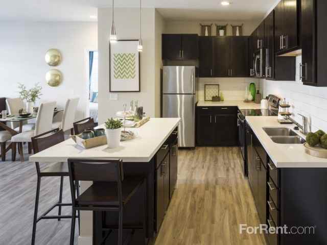 Pearl Apartments - Photo 3 of 16