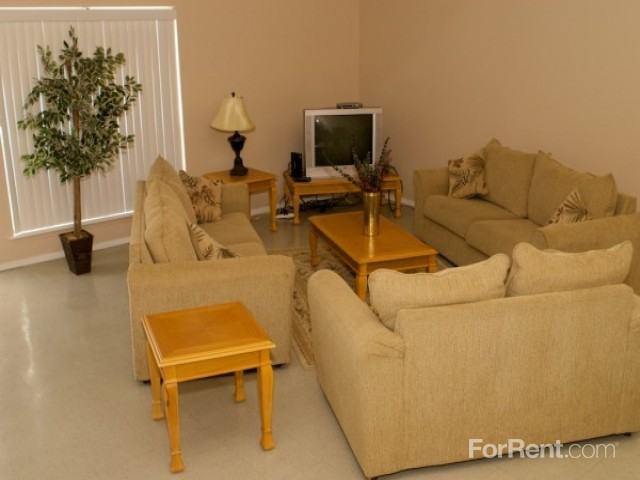 The Oaks Apartments of Gulfport - Photo 2 of 16