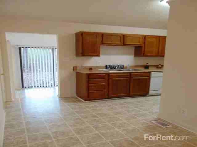 Jamestown Manor - Photo 3 of 44