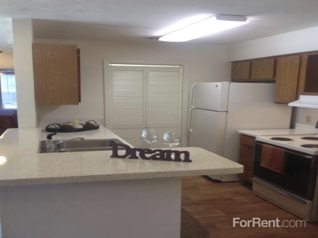 Club at Lake Jackson - Photo 3 of 10