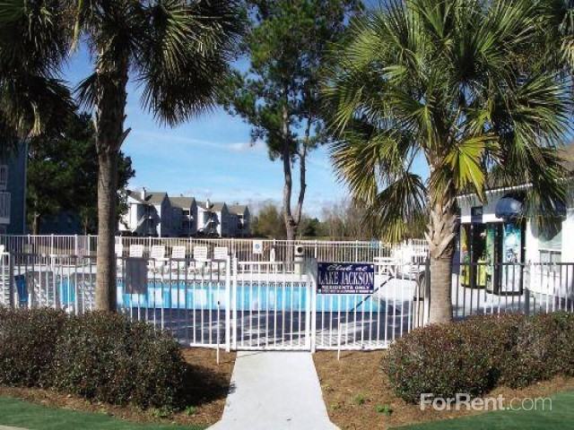 Club at Lake Jackson - Photo 2 of 10