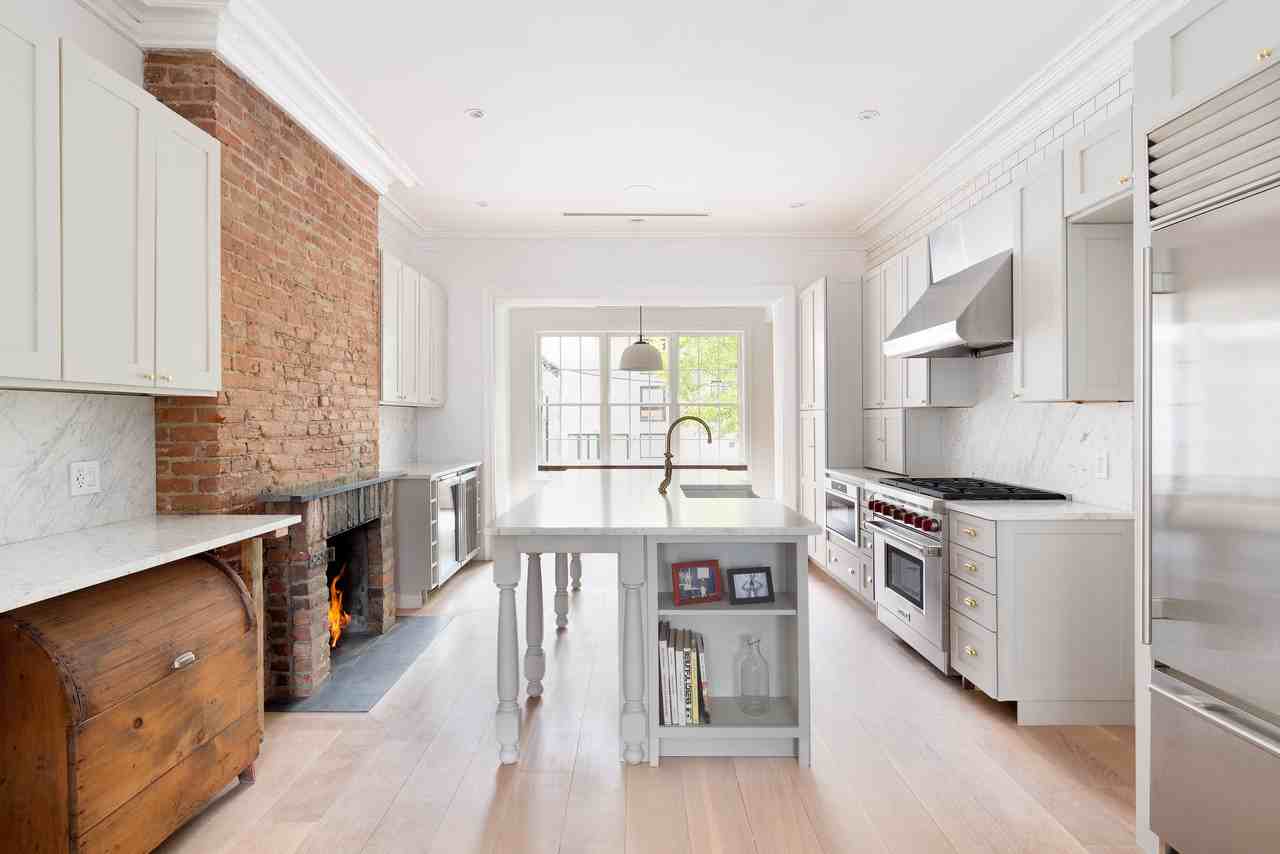 237 Front St #TH - Photo 3 of 23