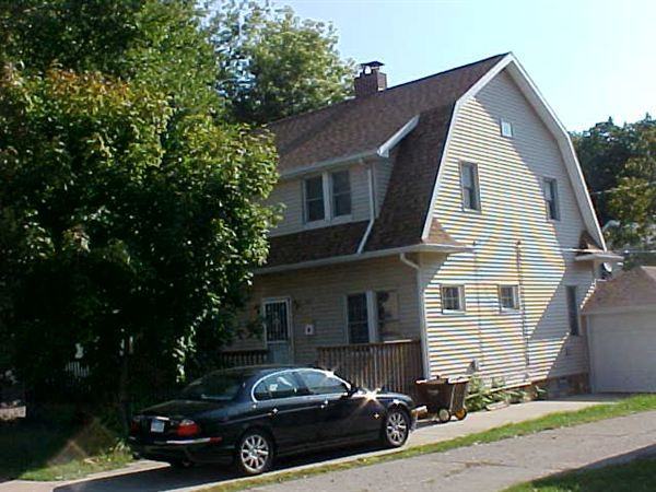 2113 S Washington Ave - Photo 2 of 3