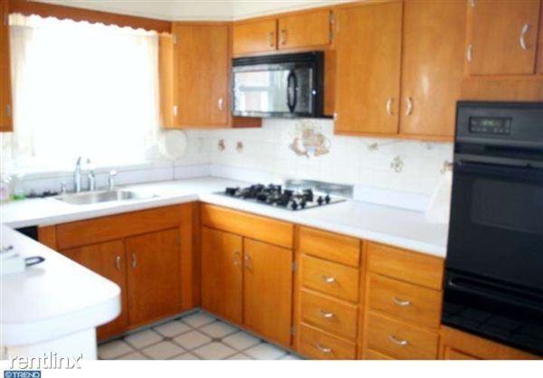 2917 Elbridge St - Photo 2 of 10