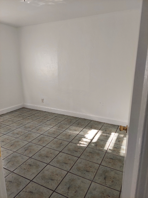 2513 Grant St - Photo 7 of 27