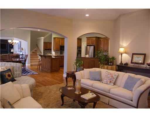 11115 Timarron Dr - Photo 3 of 16