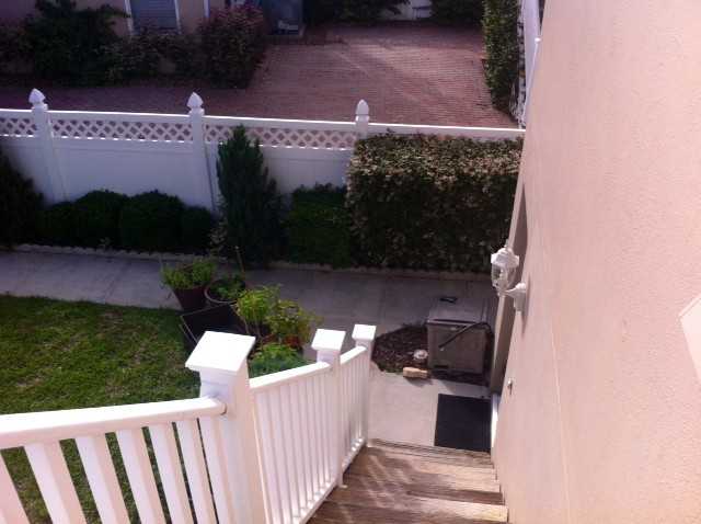 523 Campus St - Photo 2 of 7