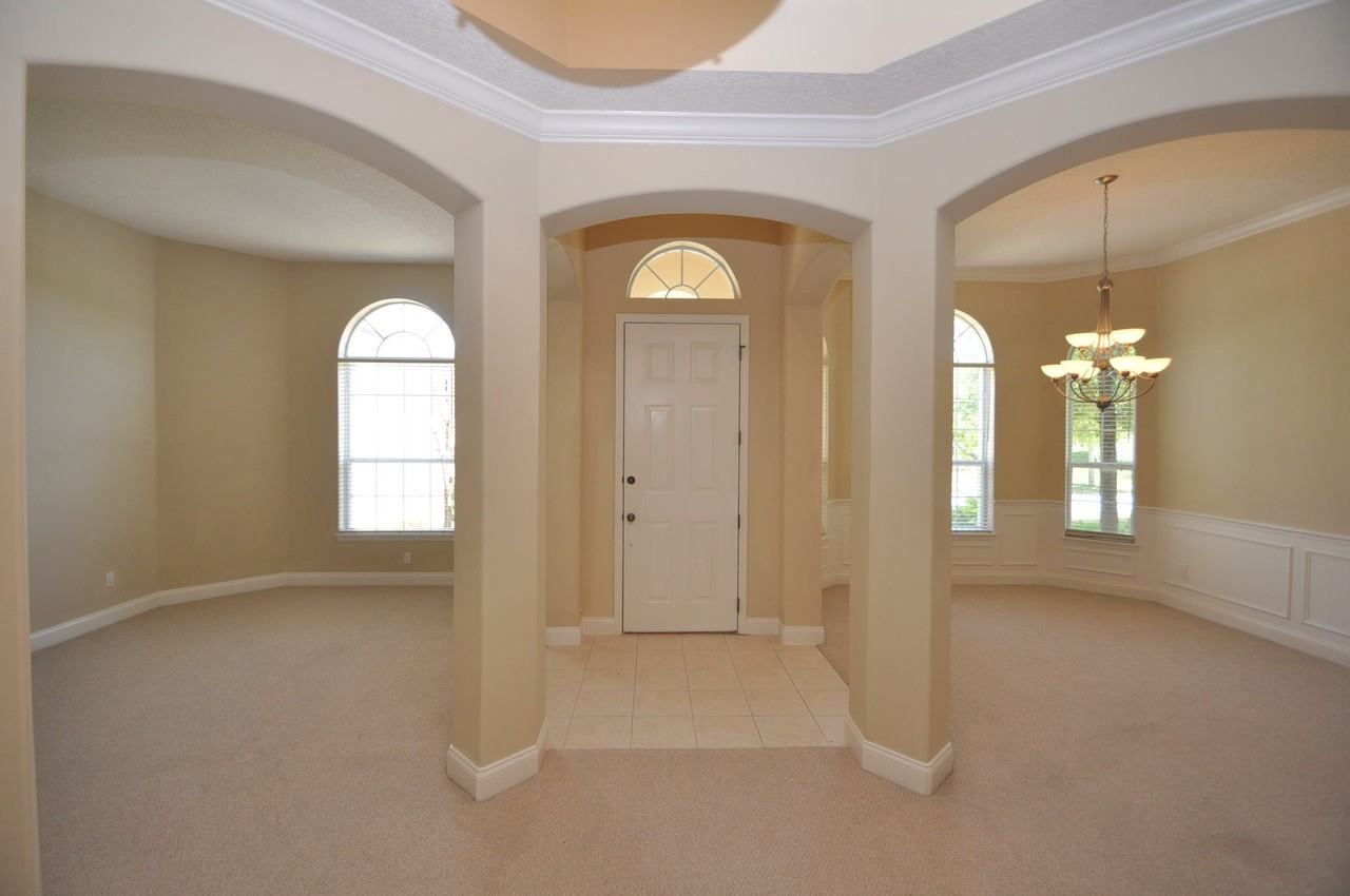17 N Village Dr - Photo 2 of 21