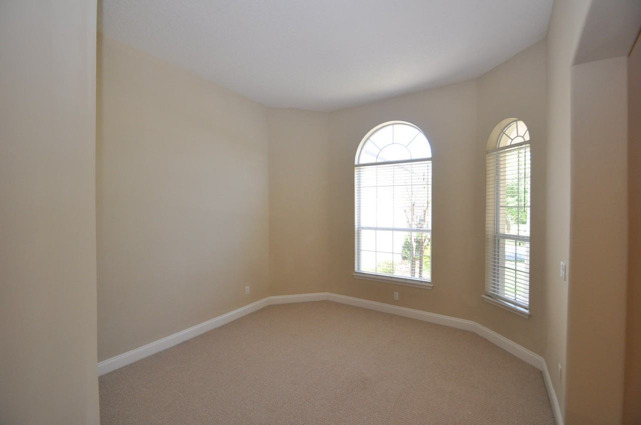 17 N Village Dr - Photo 3 of 21
