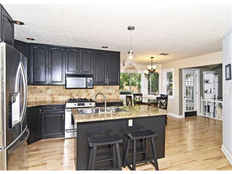 9525 Brigantine Ct - Photo 2 of 21