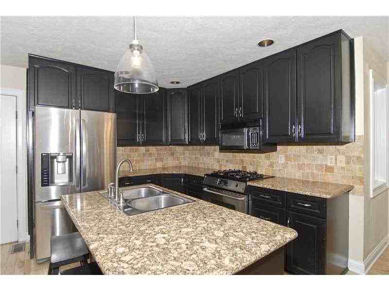 9525 Brigantine Ct - Photo 3 of 21