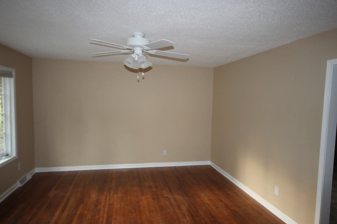 1725 Euclid Rd - Photo 3 of 17