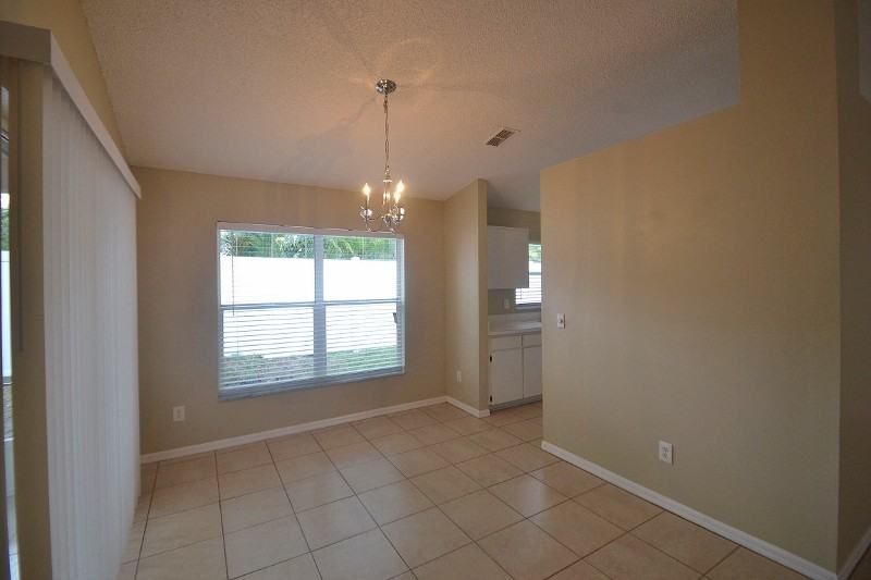 1463 Loman Ct - Photo 2 of 11