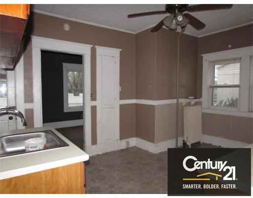 105 Lyman St #1st Floor - Photo 3 of 5