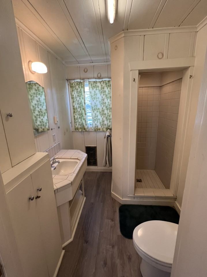 85 Speedboat Avenue - Photo 4 of 19