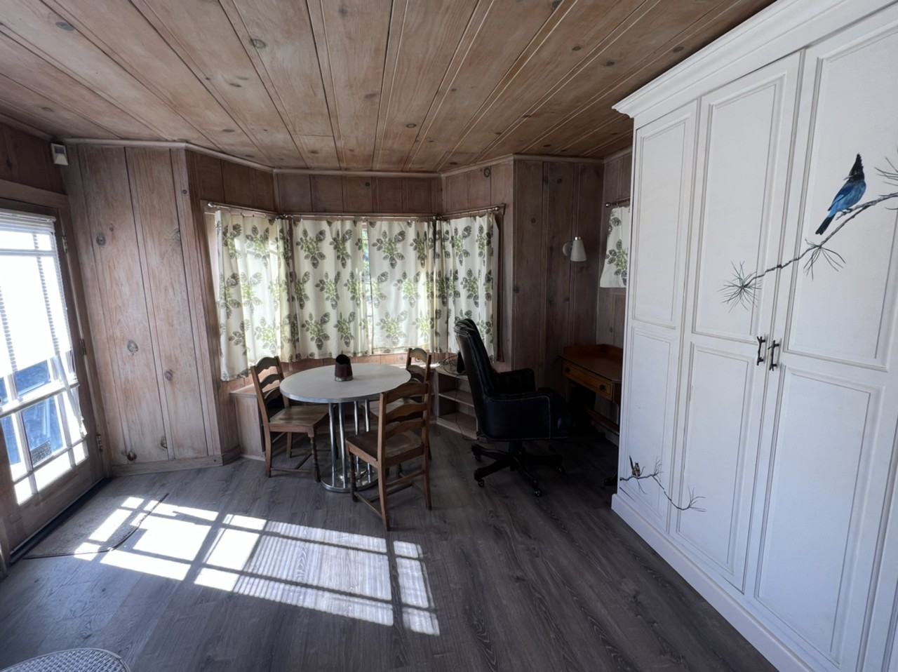 85 Speedboat Avenue - Photo 3 of 19