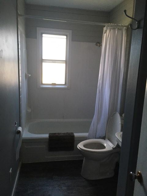 4721 53rd St Nw Uppr - Photo 2 of 3