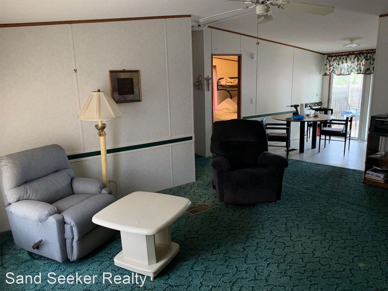 327 Hibiscus Dr - Photo 3 of 32