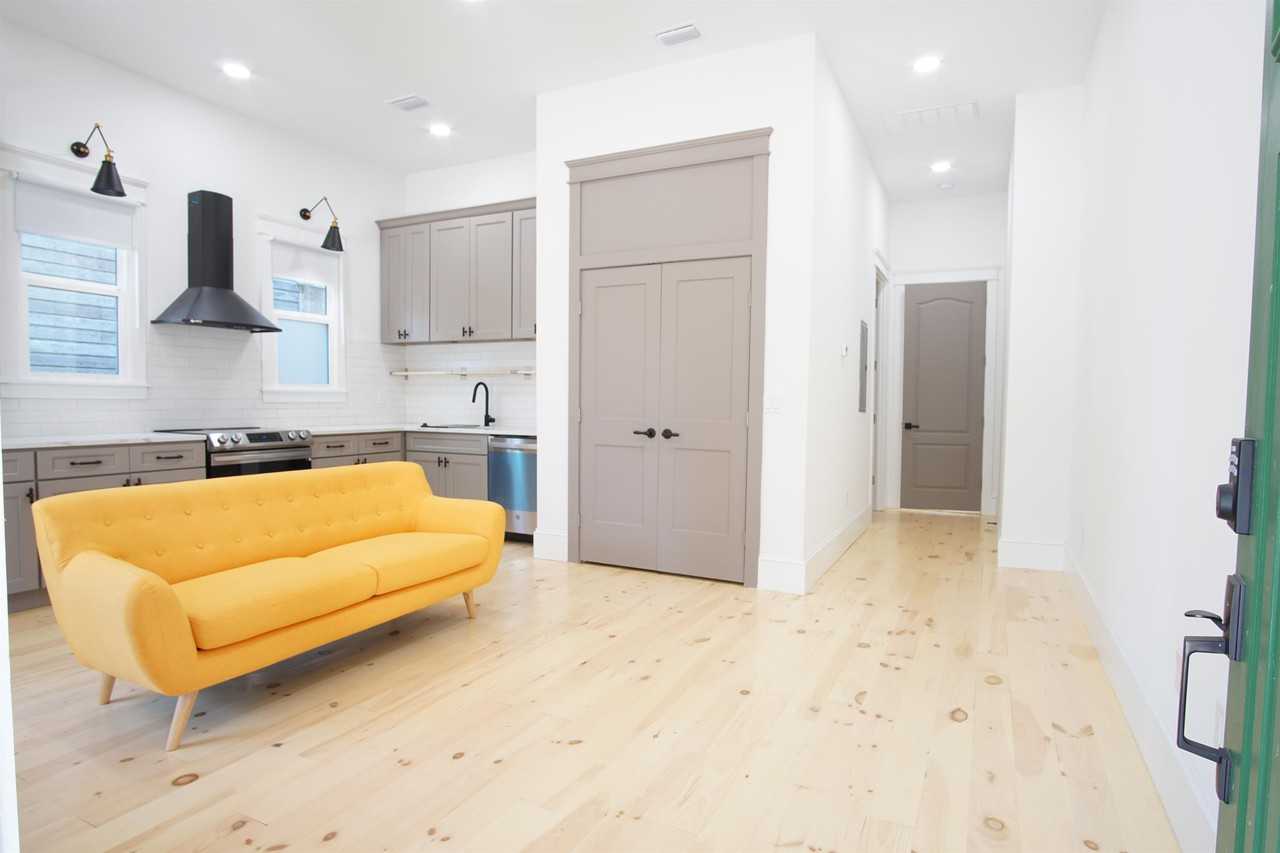 1938 Hubbard St #1938 - Photo 3 of 31