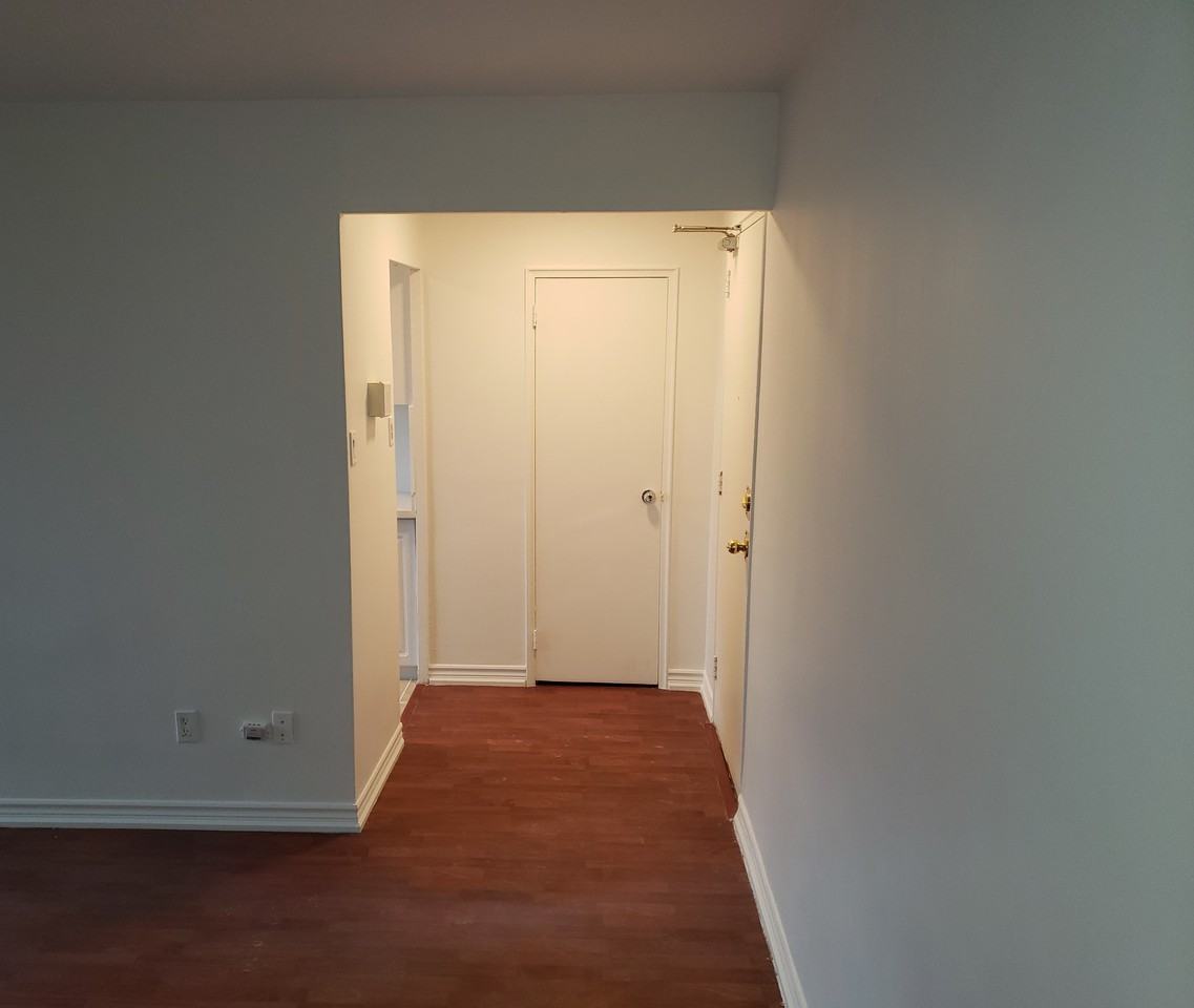 921 Midland Avenue #704 - Photo 4 of 29