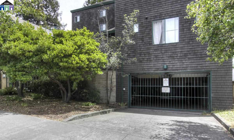 2010 Hearst Ave #E - Photo 3 of 12