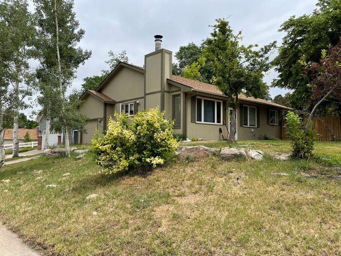 2818 Trenton Way - Photo 2 of 15