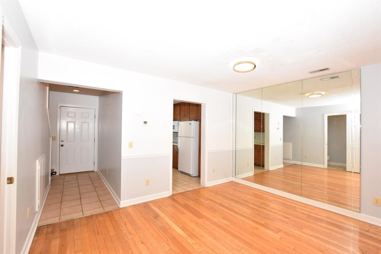 400 N Steele St #1 - Photo 6 of 22