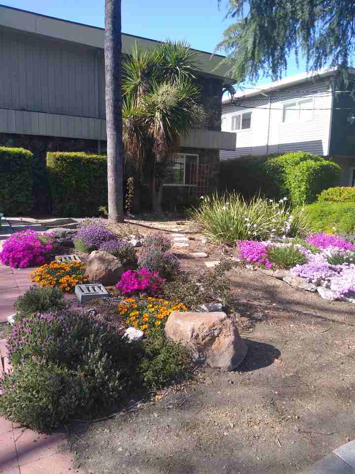 1025 Minnesota Ave - Photo 2 of 3