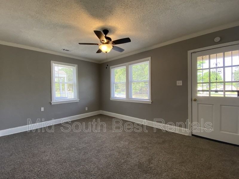 1358 S Cooper St - Photo 2 of 8