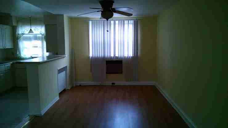 2941 Longshore Ave - Photo 2 of 11