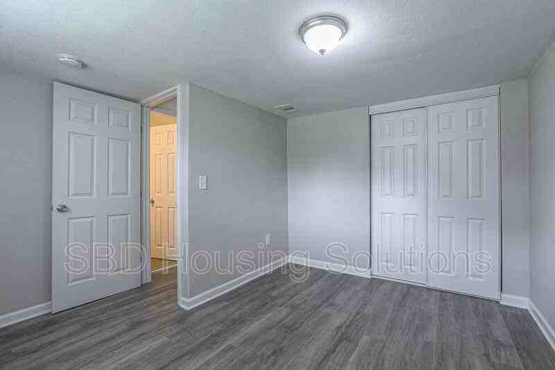 805 E Albert Ave - Photo 4 of 7
