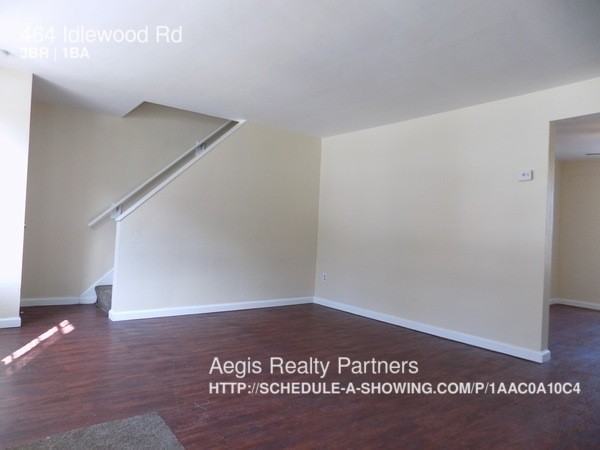 464 Idlewood Rd - Photo 2 of 12